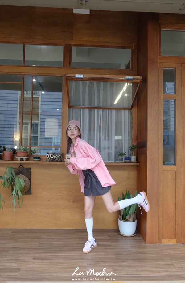 側腰扣辣妹短裙